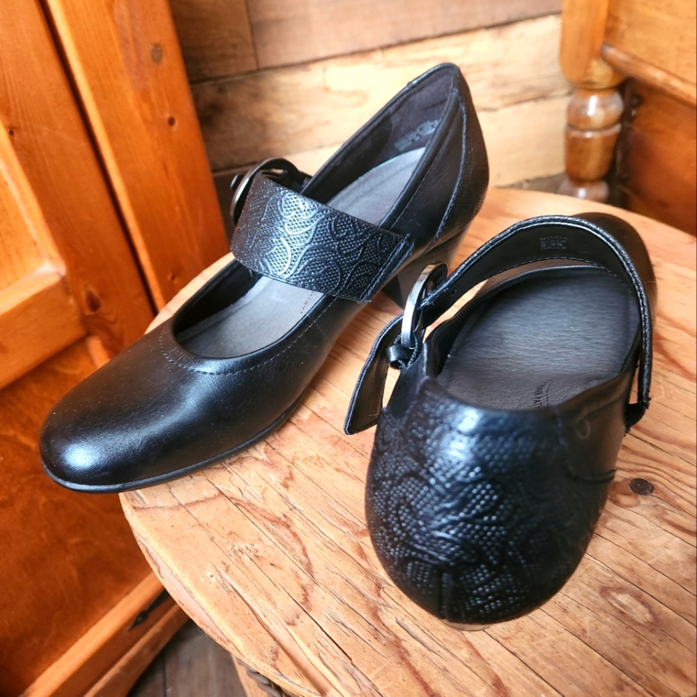 EARTH- NOBLE BLACK SMOOTH & EMBOSSED LEATHER MAY JANE COMFORT HEELS-SIZE 8.5 - Picture 6 of 7